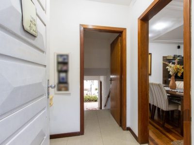 Casa à venda com 180m², 4 quartos, 1 suíte, 4 vagas no bairro Cristal em Porto Alegre - Foto 5