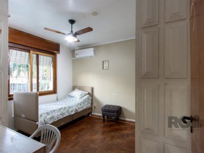 Casa à venda com 180m², 4 quartos, 1 suíte, 4 vagas no bairro Cristal em Porto Alegre - Foto 43