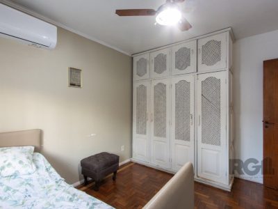 Casa à venda com 180m², 4 quartos, 1 suíte, 4 vagas no bairro Cristal em Porto Alegre - Foto 45