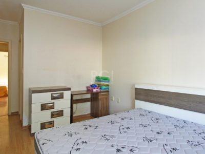 Casa à venda com 116m², 2 quartos, 1 suíte, 3 vagas no bairro Vila Ipiranga em Porto Alegre - Foto 13