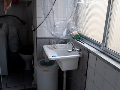 Apartamento à venda com 91m², 2 quartos, 1 vaga no bairro Medianeira em Porto Alegre - Foto 4