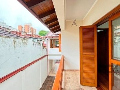 Casa à venda com 240m², 3 quartos, 2 suítes, 4 vagas no bairro Tristeza em Porto Alegre - Foto 43