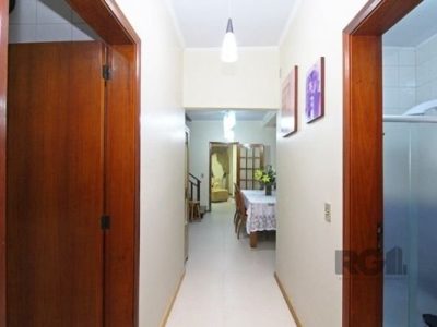 Casa à venda com 240m², 3 quartos, 2 suítes, 4 vagas no bairro Tristeza em Porto Alegre - Foto 13