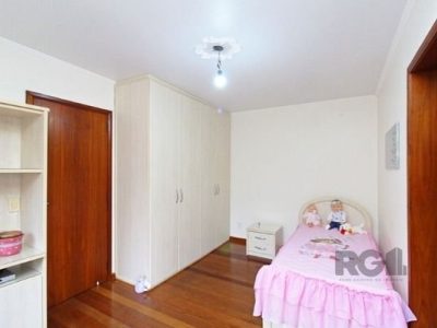 Casa à venda com 240m², 3 quartos, 2 suítes, 4 vagas no bairro Tristeza em Porto Alegre - Foto 44