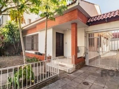 Casa à venda com 210m², 3 quartos, 1 suíte, 6 vagas no bairro São João em Porto Alegre - Foto 27