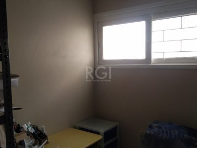 Apartamento à venda com 87m², 2 quartos, 1 vaga no bairro Partenon em Porto Alegre - Foto 4