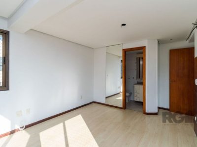 Duplex à venda com 130m², 3 quartos, 1 suíte, 3 vagas no bairro Mont Serrat em Porto Alegre - Foto 15