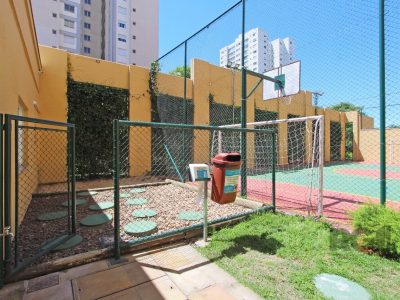 Apartamento à venda com 120m², 3 quartos, 1 suíte, 2 vagas no bairro Jardim Europa em Porto Alegre - Foto 9