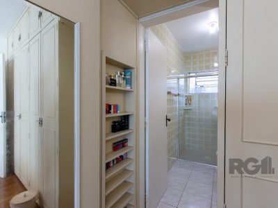 Casa à venda com 165m², 3 quartos, 1 suíte, 3 vagas no bairro Ipanema em Porto Alegre - Foto 22