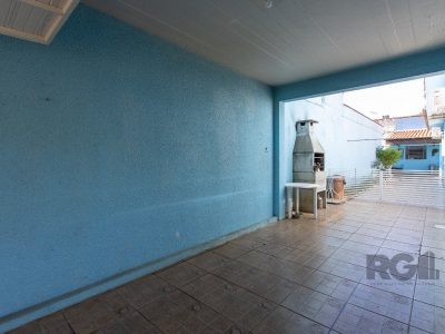 Casa à venda com 165m², 3 quartos, 1 suíte, 3 vagas no bairro Ipanema em Porto Alegre - Foto 29