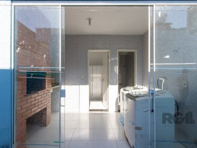 Casa à venda com 165m², 3 quartos, 1 suíte, 3 vagas no bairro Ipanema em Porto Alegre - Foto 32