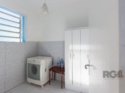 Casa à venda com 165m², 3 quartos, 1 suíte, 3 vagas no bairro Ipanema em Porto Alegre - Foto 34