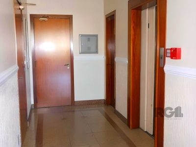 Apartamento à venda com 72m², 2 quartos, 1 suíte, 1 vaga no bairro Petrópolis em Porto Alegre - Foto 13