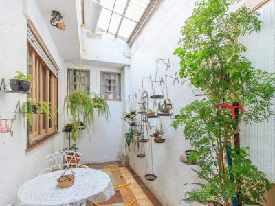 Casa à venda com 222m², 3 quartos, 3 suítes, 2 vagas no bairro Menino Deus em Porto Alegre - Foto 10