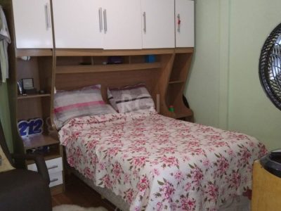 Casa à venda com 76m², 5 quartos, 3 vagas no bairro Santo Antônio em Porto Alegre - Foto 6