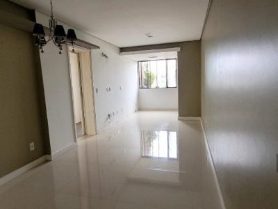 Apartamento à venda com 73m², 2 quartos, 1 suíte, 1 vaga no bairro Santana em Porto Alegre - Foto 2