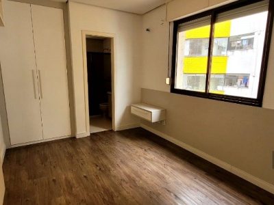 Apartamento à venda com 73m², 2 quartos, 1 suíte, 1 vaga no bairro Santana em Porto Alegre - Foto 11