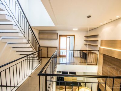 Casa à venda com 244m², 3 quartos, 3 suítes, 2 vagas no bairro Ipanema em Porto Alegre - Foto 14