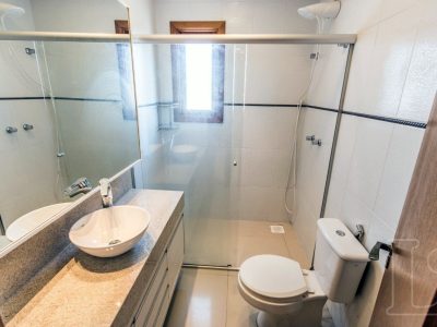 Casa à venda com 244m², 3 quartos, 3 suítes, 2 vagas no bairro Ipanema em Porto Alegre - Foto 21