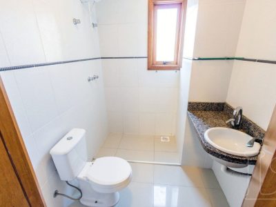 Casa à venda com 244m², 3 quartos, 3 suítes, 2 vagas no bairro Ipanema em Porto Alegre - Foto 23