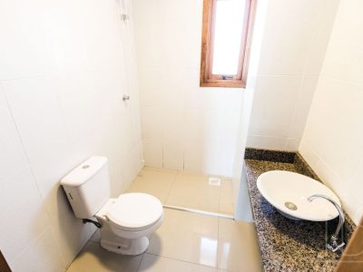 Casa à venda com 244m², 3 quartos, 3 suítes, 2 vagas no bairro Ipanema em Porto Alegre - Foto 28