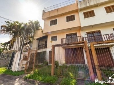 Casa à venda com 203m², 3 quartos, 1 suíte, 3 vagas no bairro Ipanema em Porto Alegre - Foto 2