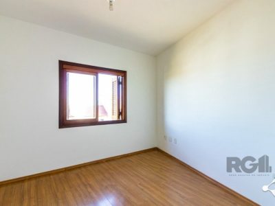 Casa à venda com 203m², 3 quartos, 1 suíte, 3 vagas no bairro Ipanema em Porto Alegre - Foto 12