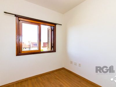 Casa à venda com 203m², 3 quartos, 1 suíte, 3 vagas no bairro Ipanema em Porto Alegre - Foto 17