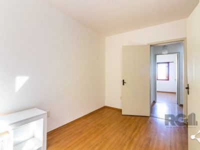 Casa à venda com 203m², 3 quartos, 1 suíte, 3 vagas no bairro Ipanema em Porto Alegre - Foto 22