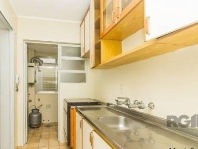 Apartamento à venda com 77m², 2 quartos, 1 vaga no bairro Partenon em Porto Alegre - Foto 4