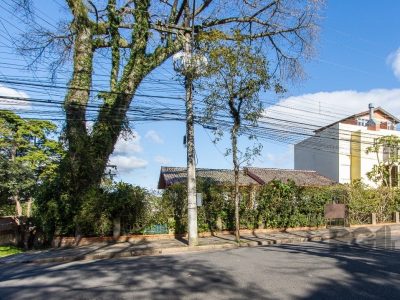 Casa à venda com 162m², 4 quartos, 1 suíte, 1 vaga no bairro Santa Tereza em Porto Alegre - Foto 4