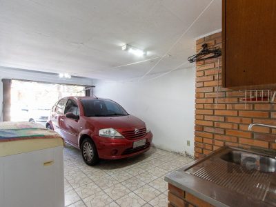 Casa à venda com 162m², 4 quartos, 1 suíte, 1 vaga no bairro Santa Tereza em Porto Alegre - Foto 31