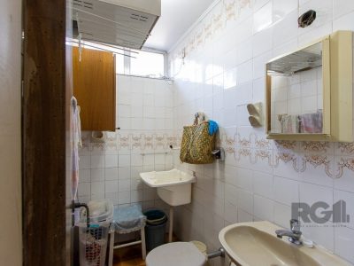 Casa à venda com 162m², 4 quartos, 1 suíte, 1 vaga no bairro Santa Tereza em Porto Alegre - Foto 35