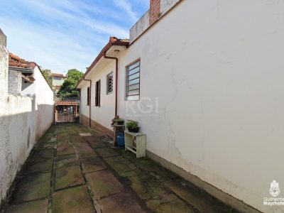 Casa à venda com 212m², 3 quartos, 2 vagas no bairro Medianeira em Porto Alegre - Foto 4