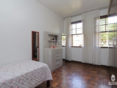 Casa à venda com 212m², 3 quartos, 2 vagas no bairro Medianeira em Porto Alegre - Foto 10