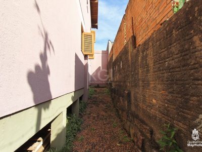 Casa à venda com 212m², 3 quartos, 2 vagas no bairro Medianeira em Porto Alegre - Foto 29