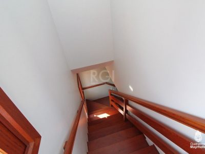 Casa à venda com 212m², 3 quartos, 2 vagas no bairro Medianeira em Porto Alegre - Foto 45