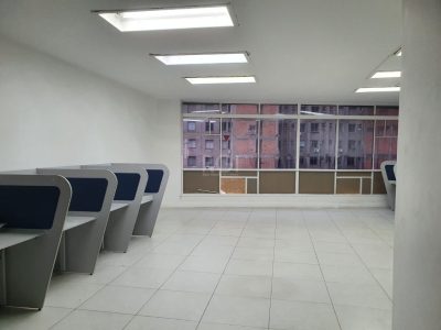 Conjunto/Sala à venda com 157m² no bairro Centro Histórico em Porto Alegre - Foto 4