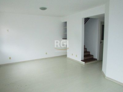 Casa Condominio à venda com 116m², 3 quartos, 1 suíte, 2 vagas no bairro Cristal em Porto Alegre - Foto 2