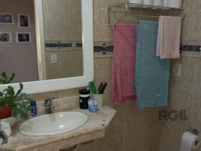 Sobrado à venda com 249m², 4 quartos, 1 suíte, 2 vagas no bairro Jardim Itu em Porto Alegre - Foto 19