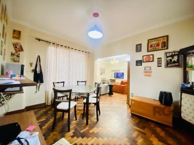 Apartamento à venda com 110m², 3 quartos, 1 vaga no bairro Moinhos de Vento em Porto Alegre - Foto 4