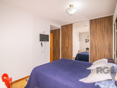 Apartamento à venda com 105m², 3 quartos, 1 suíte, 2 vagas no bairro Petrópolis em Porto Alegre - Foto 18