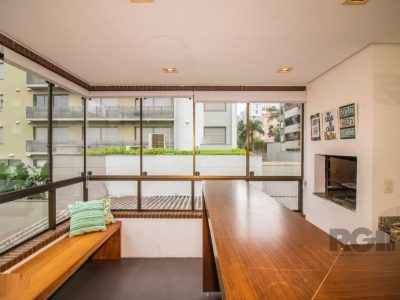 Apartamento à venda com 105m², 3 quartos, 1 suíte, 2 vagas no bairro Petrópolis em Porto Alegre - Foto 12