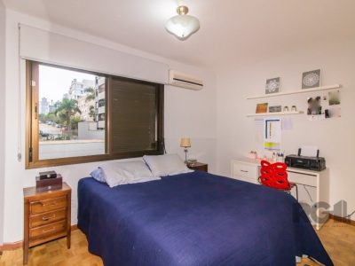 Apartamento à venda com 105m², 3 quartos, 1 suíte, 2 vagas no bairro Petrópolis em Porto Alegre - Foto 17