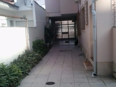 Casa à venda com 250m², 5 quartos, 6 vagas no bairro Menino Deus em Porto Alegre - Foto 3