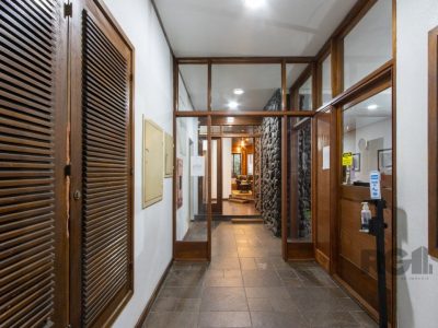 Apartamento à venda com 69m², 2 quartos, 1 suíte, 1 vaga no bairro Centro em Porto Alegre - Foto 29