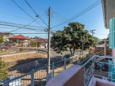 Casa à venda com 165m², 4 quartos, 2 vagas no bairro Medianeira em Porto Alegre - Foto 4