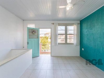 Casa à venda com 165m², 4 quartos, 2 vagas no bairro Medianeira em Porto Alegre - Foto 13