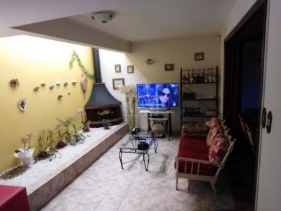 Casa à venda com 329m², 2 quartos, 1 suíte, 3 vagas no bairro Vila Ipiranga em Porto Alegre - Foto 5