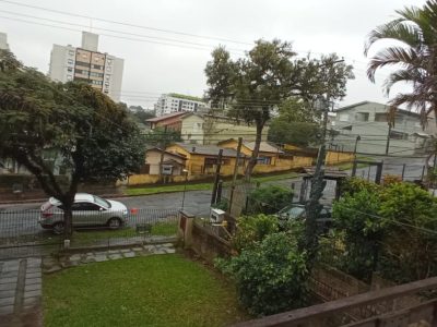 Casa à venda com 175m², 5 quartos, 5 vagas no bairro Tristeza em Porto Alegre - Foto 2